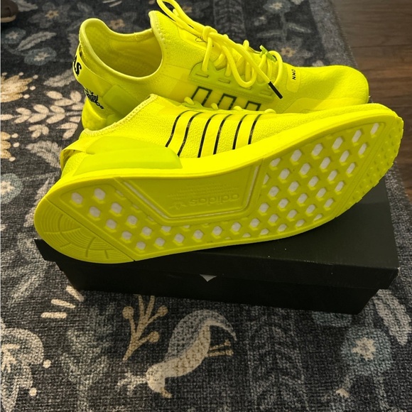 NMD R1 V2 - Picture 3 of 6